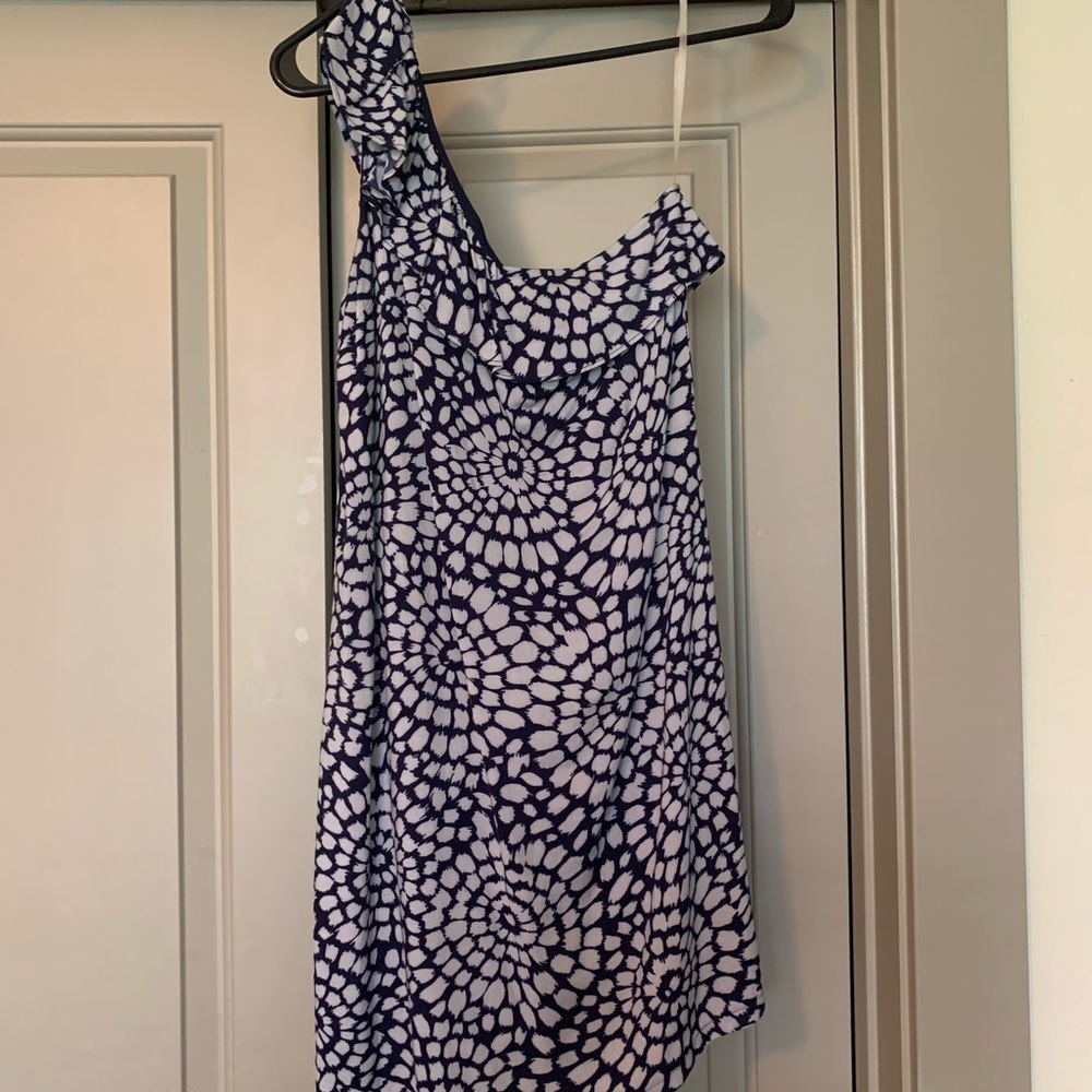 One shoulder dress